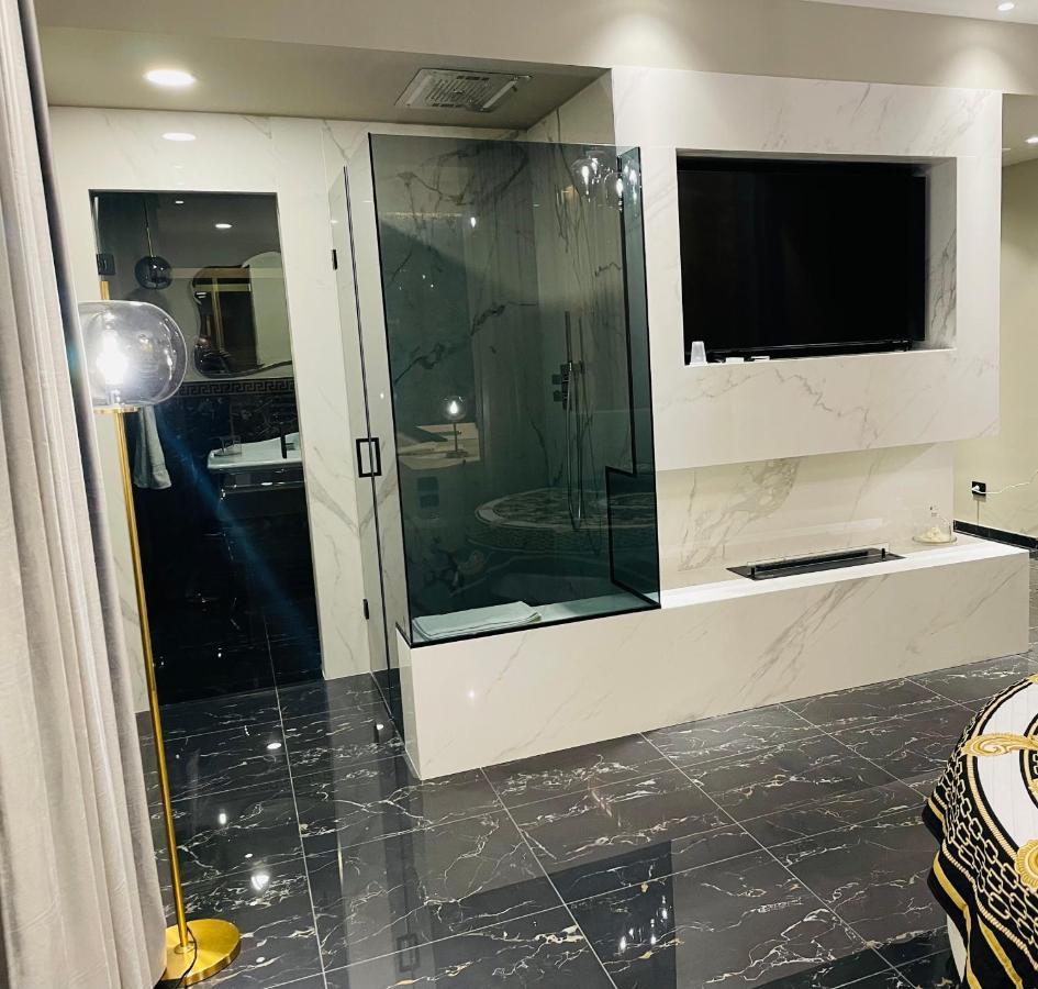 Versace Luxury Room Corleone Exterior photo