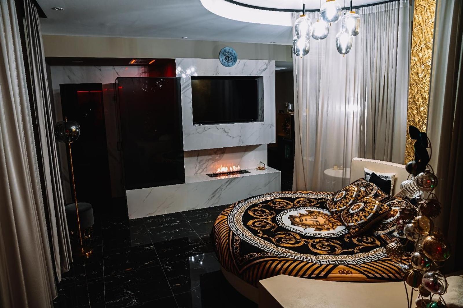 Versace Luxury Room Corleone Exterior photo